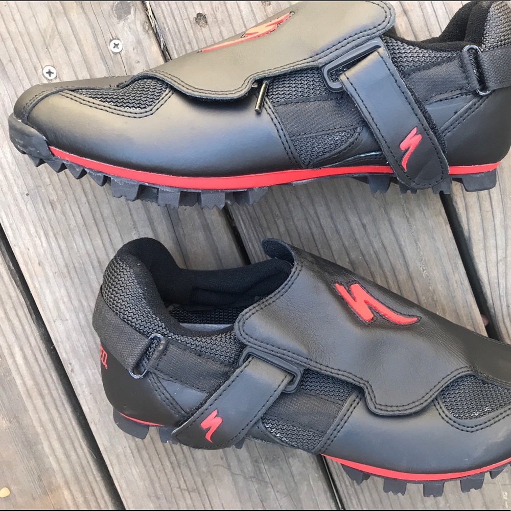 Specialized cycling shoes